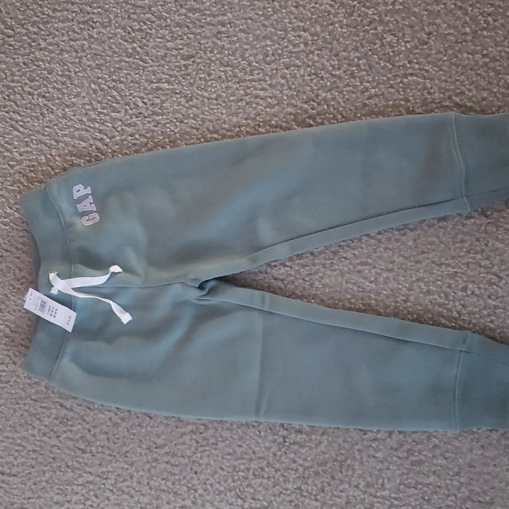 New Gap sweat pant